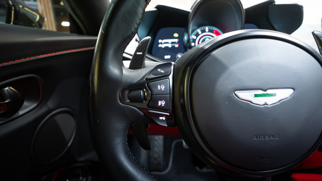 Aston Martin Vantage  2023
