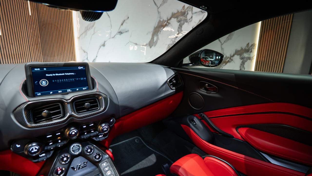 Aston Martin Vantage  2023