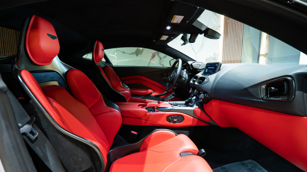Aston Martin Vantage  2023