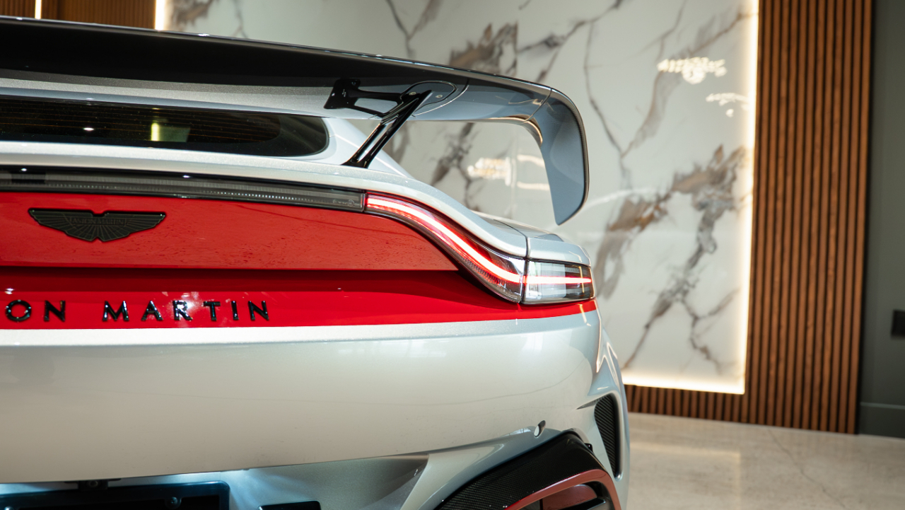 Aston Martin Vantage  2023