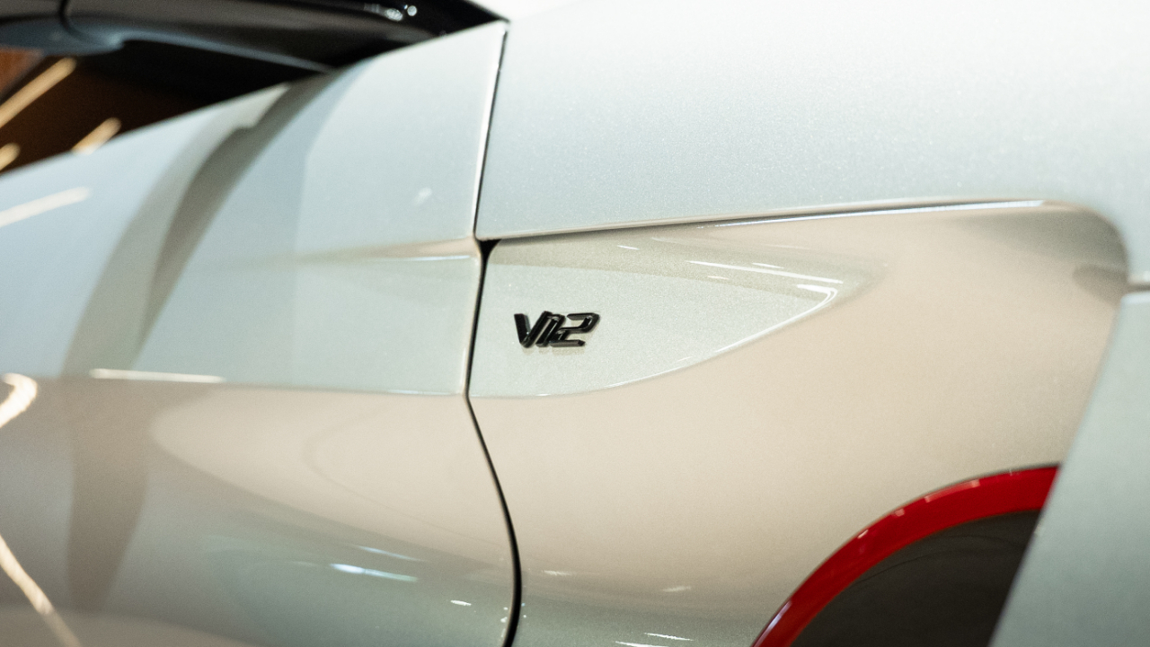 Aston Martin Vantage  2023