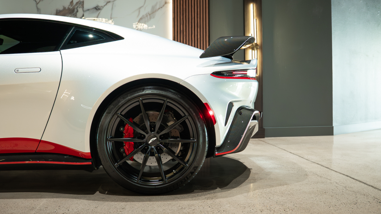 Aston Martin Vantage  2023