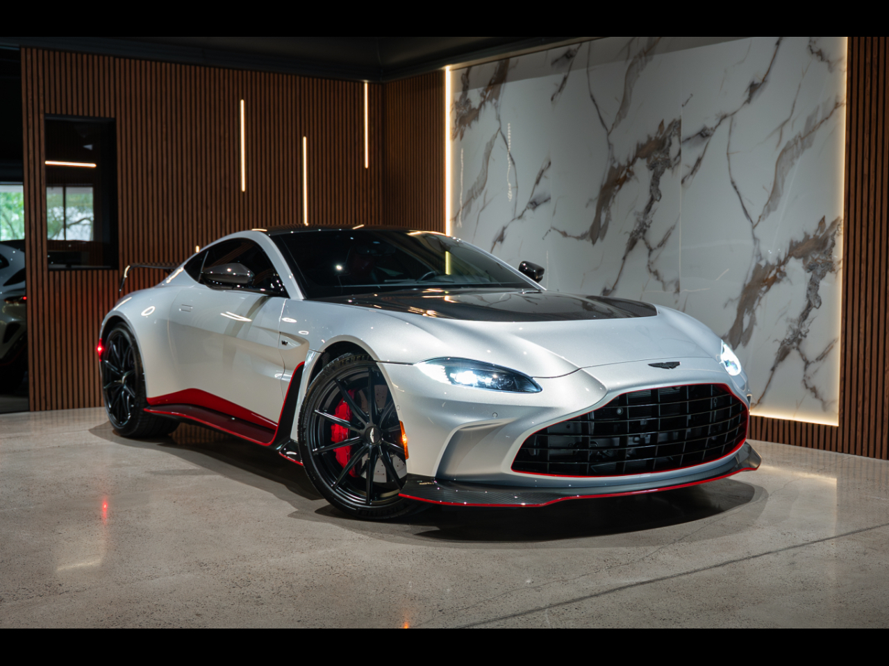 Aston Martin Vantage  2023