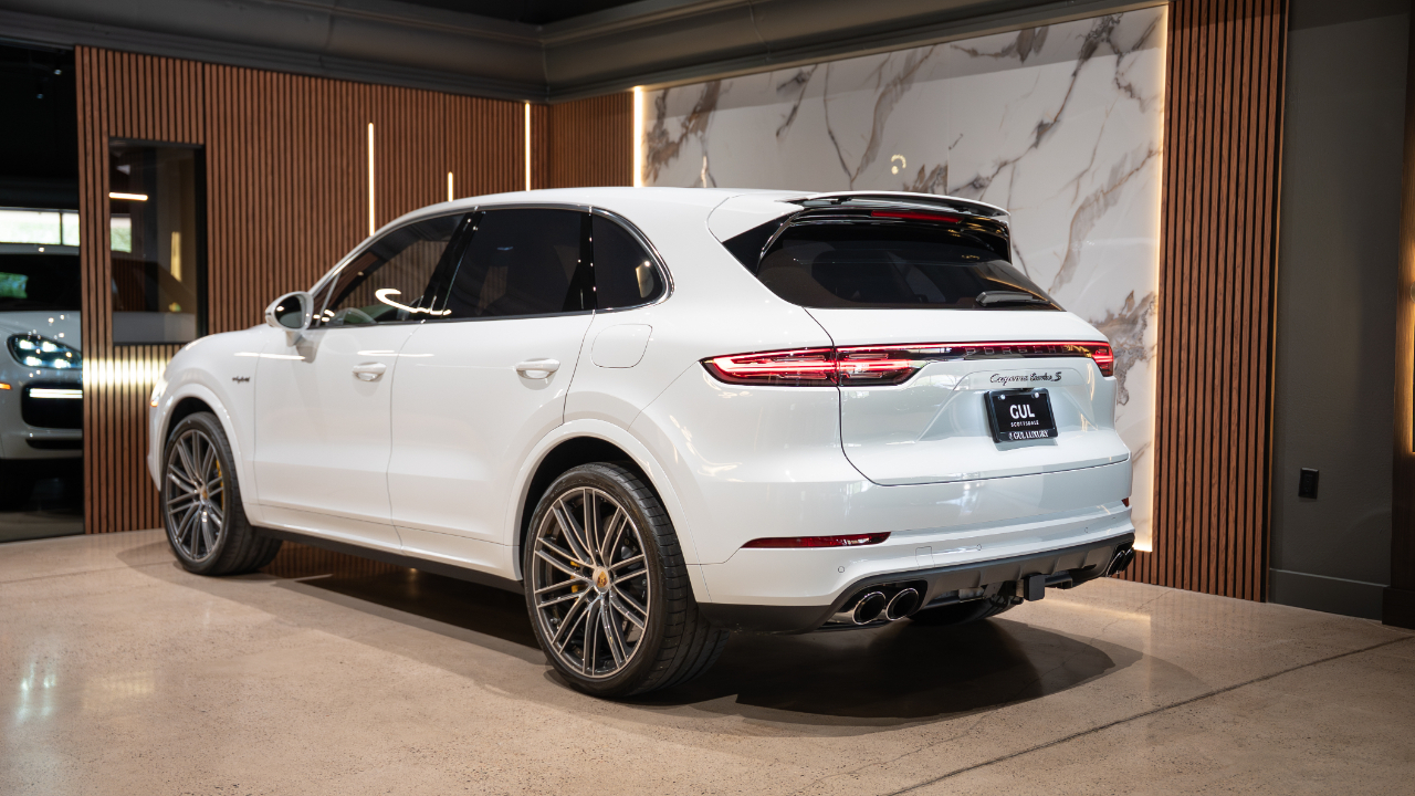 Porsche Cayenne E-Hybrid  2022