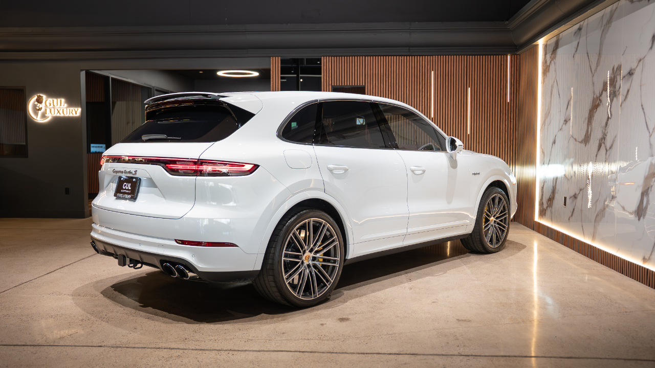 Porsche Cayenne E-Hybrid  2022