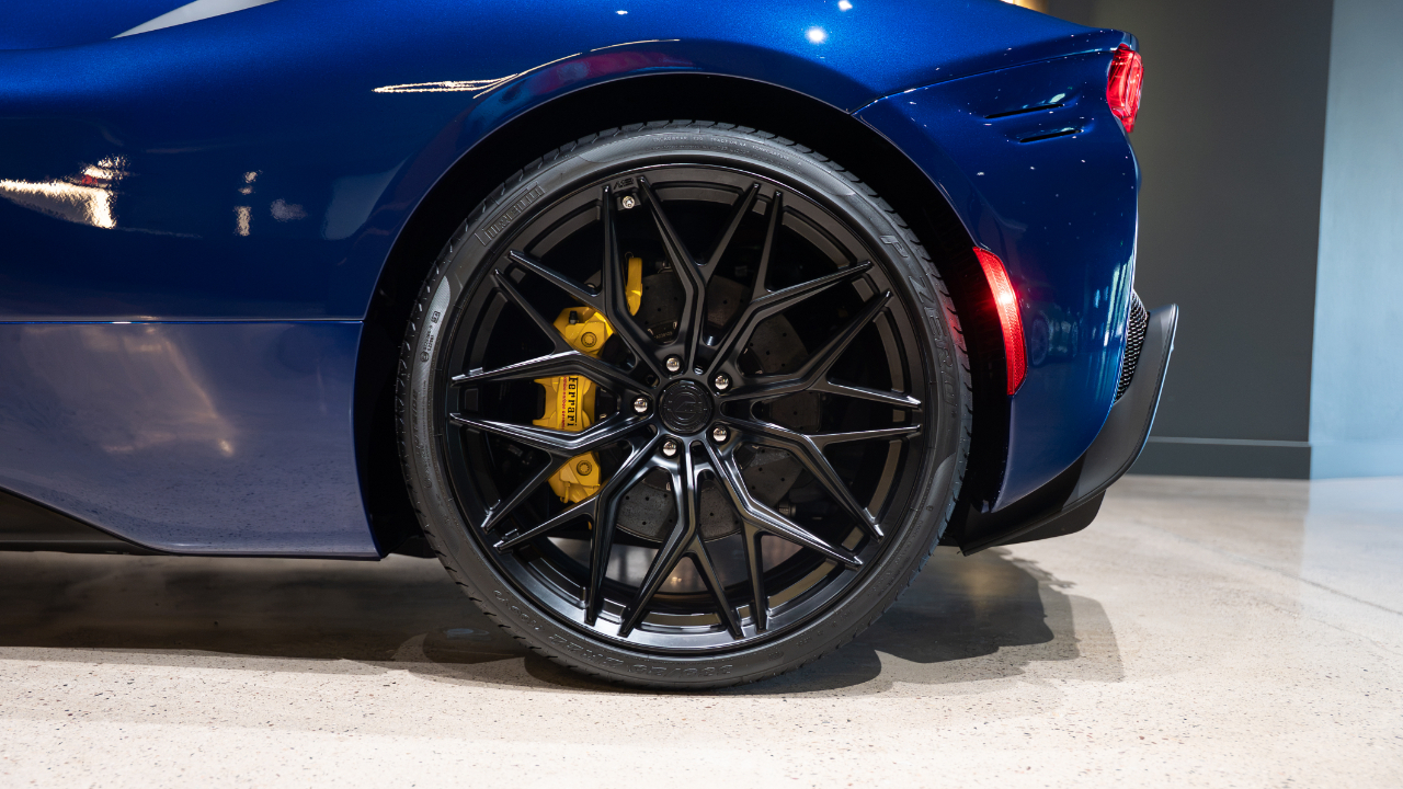 Ferrari SF90 Stradale Coupe 2023