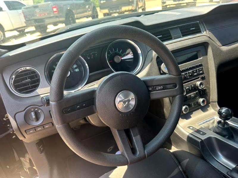 Ford Mustang  2011 Ford Mustang  2011