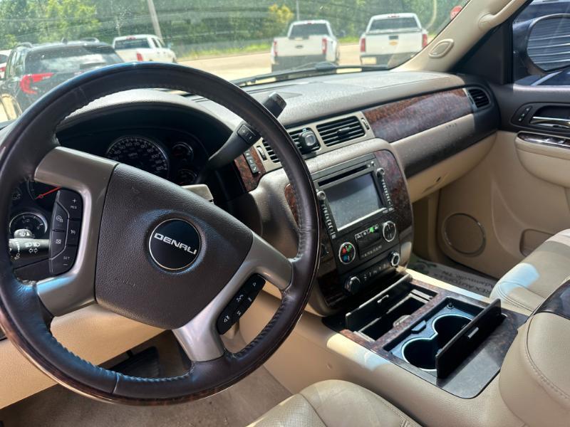 GMC Yukon Denali  2013