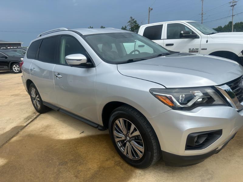 Nissan Pathfinder SL 4WD 2020