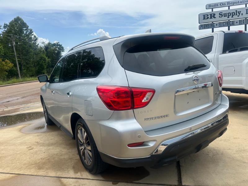 Nissan Pathfinder SL 4WD 2020