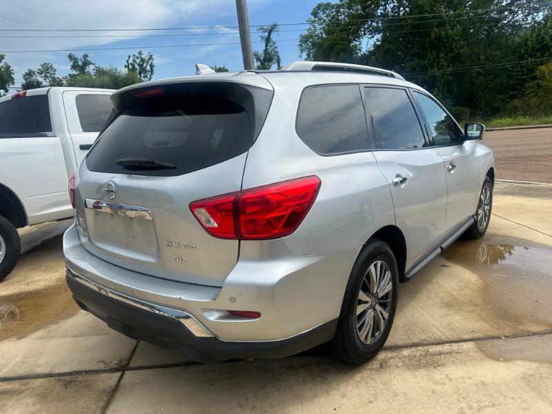Nissan Pathfinder SL 4WD 2020