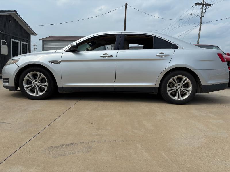 Ford Taurus  2015
