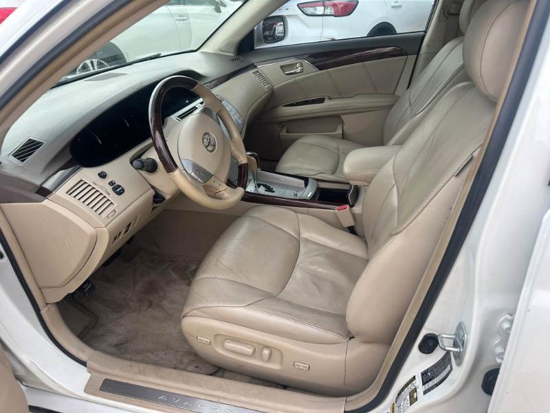 Toyota Avalon  2008