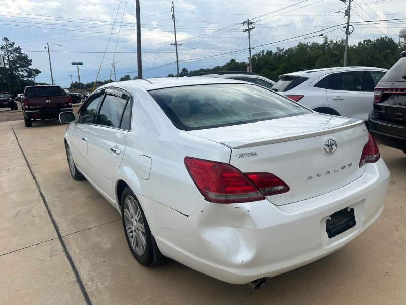Toyota Avalon  2008