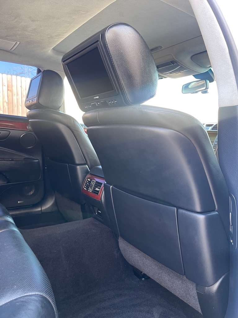 Lexus LS 460 L Luxury Sedan 2010 Lexus LS 460 L Luxury Sedan 2010