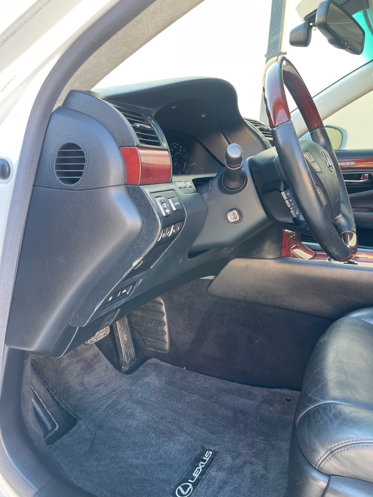 Lexus LS 460 L Luxury Sedan 2010 Lexus LS 460 L Luxury Sedan 2010