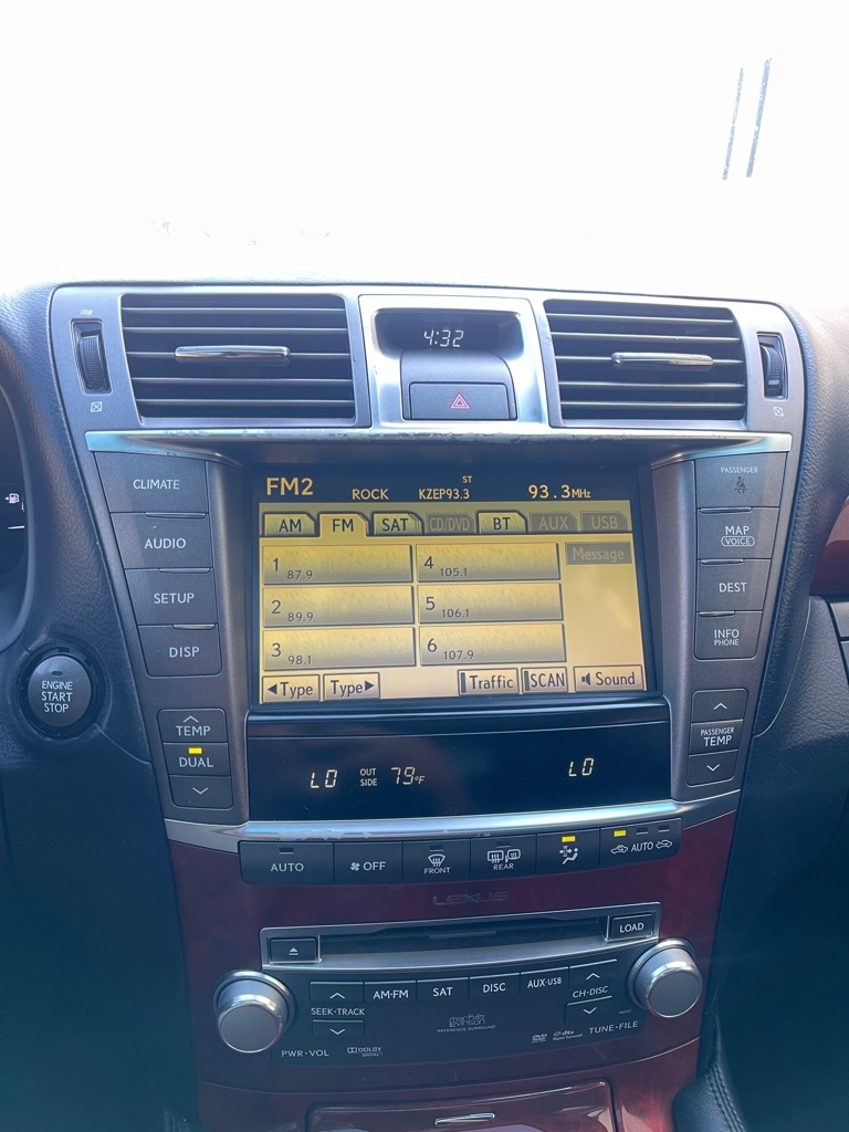 Lexus LS 460 L Luxury Sedan 2010 Lexus LS 460 L Luxury Sedan 2010