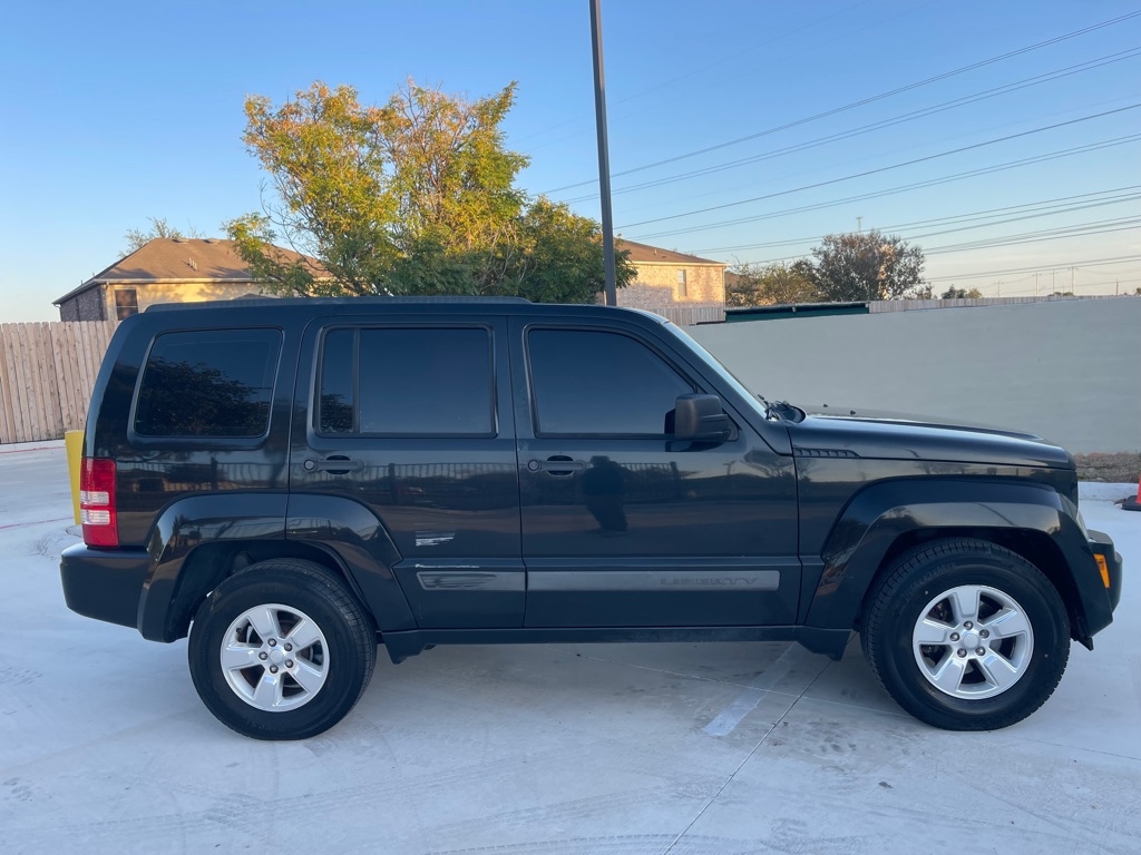 Jeep Liberty Sport 2WD 2012