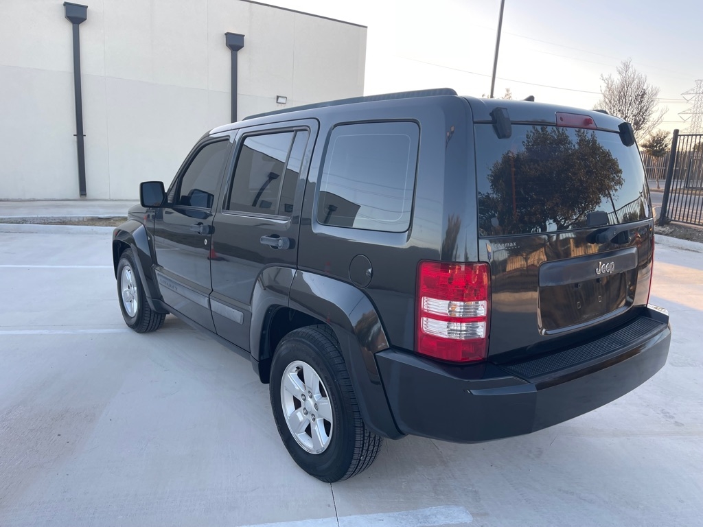 Jeep Liberty Sport 2WD 2012