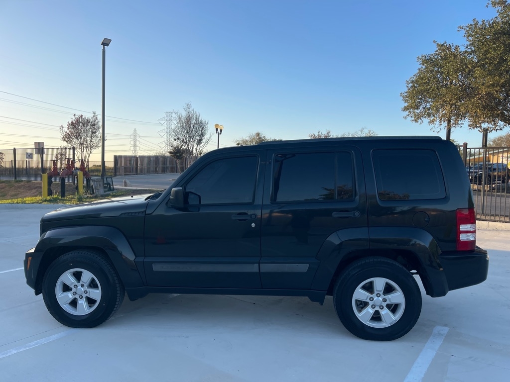 Jeep Liberty Sport 2WD 2012