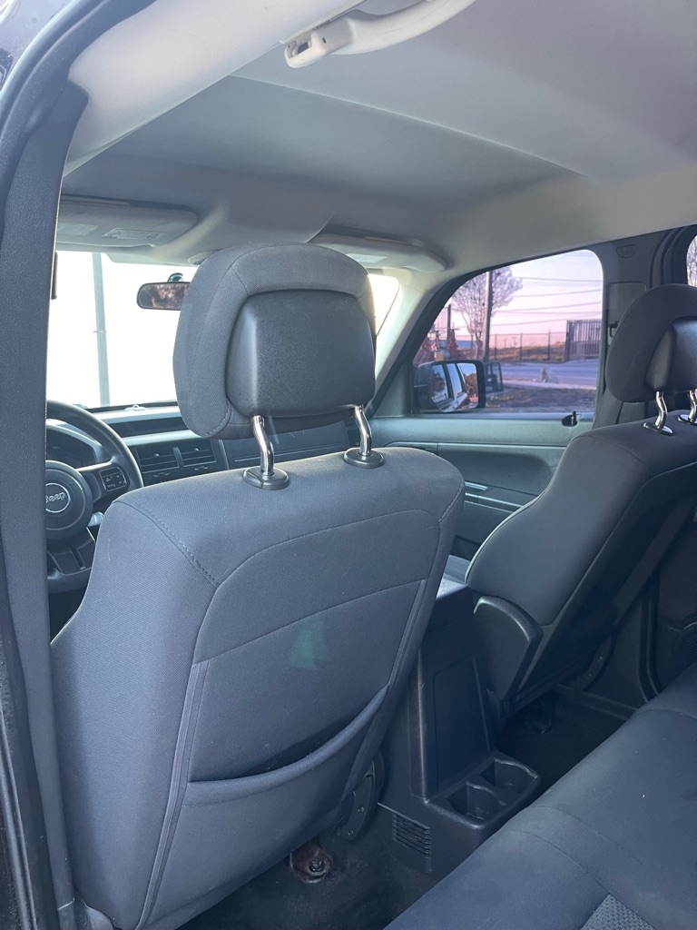 Jeep Liberty Sport 2WD 2012