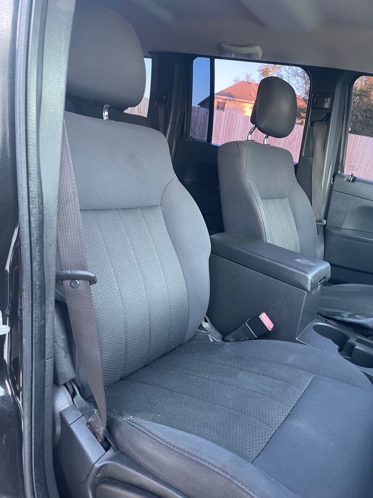 Jeep Liberty Sport 2WD 2012