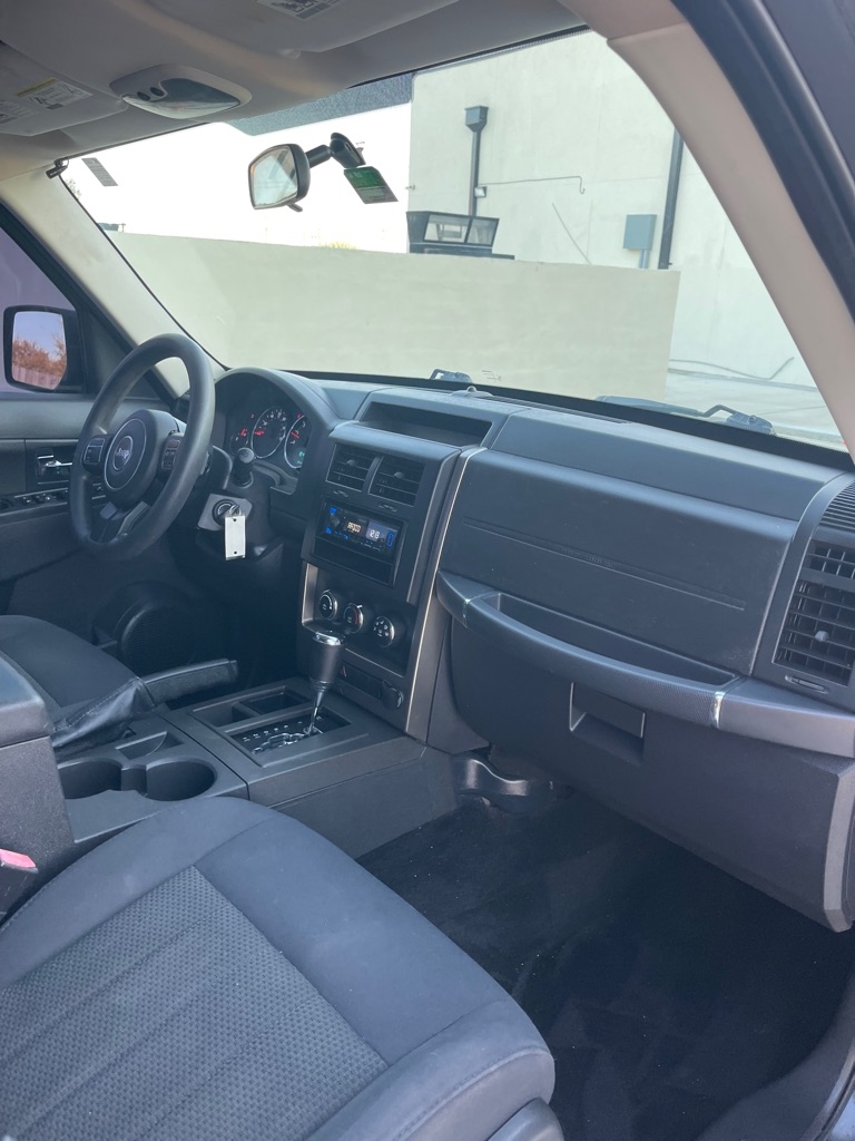 Jeep Liberty Sport 2WD 2012