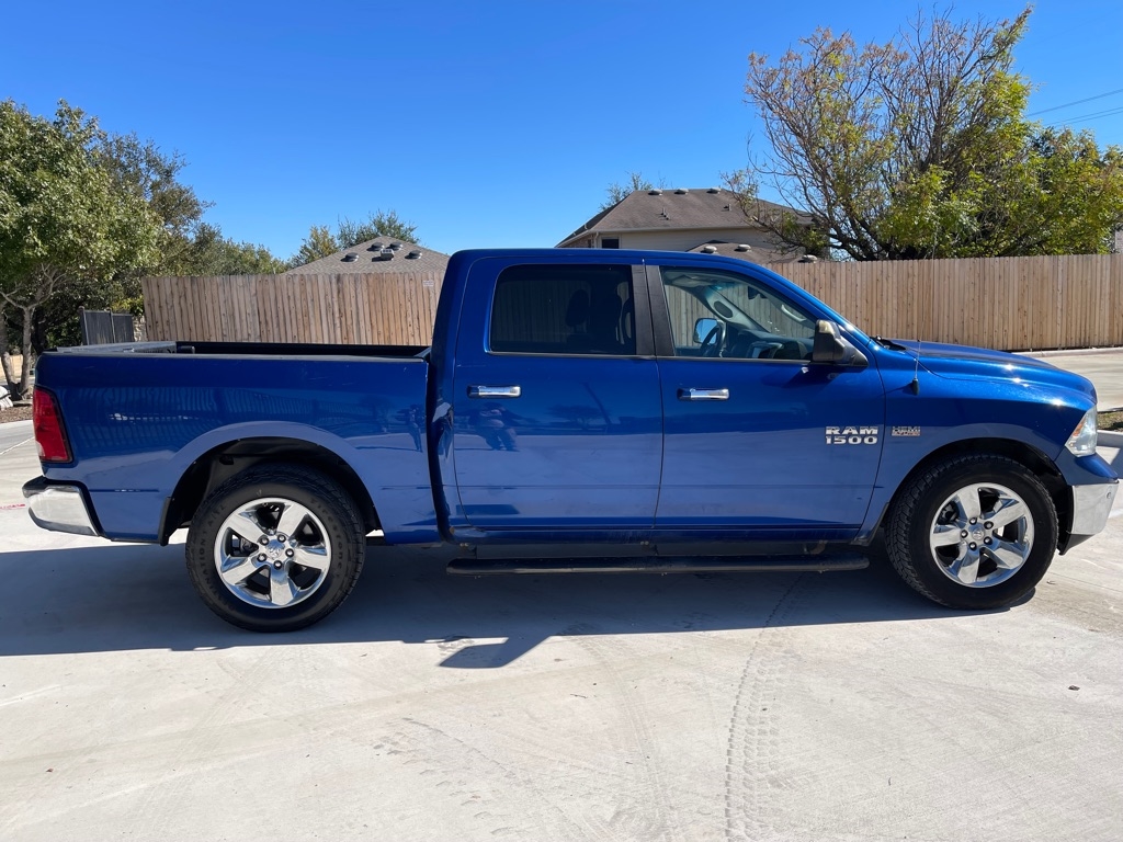 RAM 1500 SLT Crew Cab SWB 2WD 2015