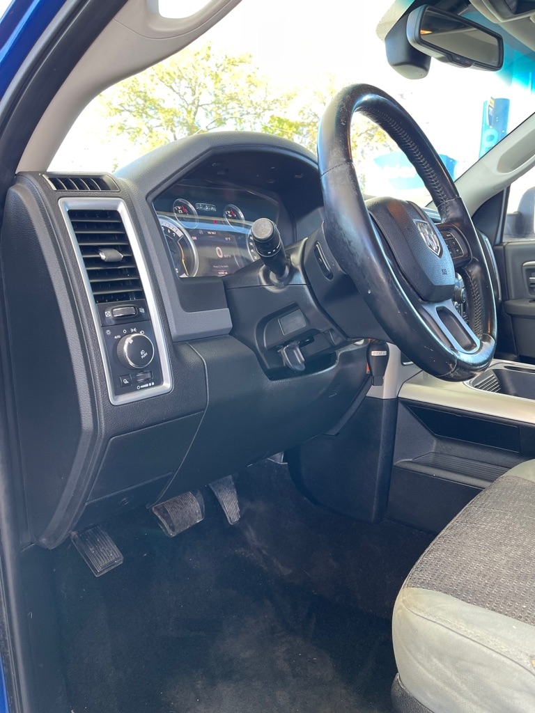 RAM 1500 SLT Crew Cab SWB 2WD 2015