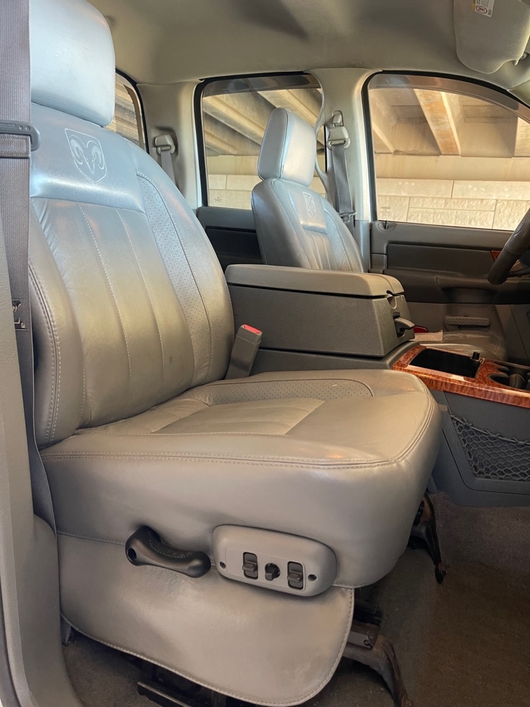 Dodge Ram 2500 ST Quad Cab 4WD 2006