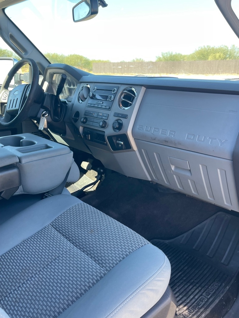 Ford F-350 SD XL Crew Cab Long Bed DRW 4WD 2016