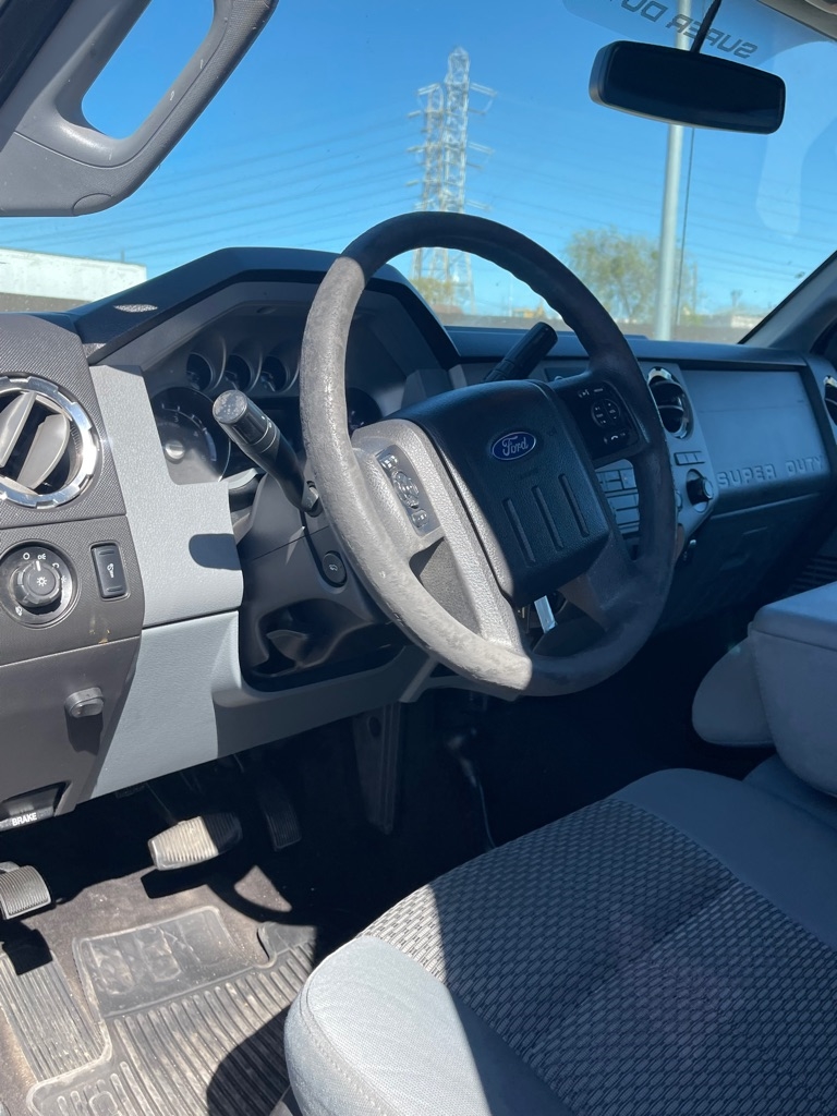 Ford F-350 SD XL Crew Cab Long Bed DRW 4WD 2016