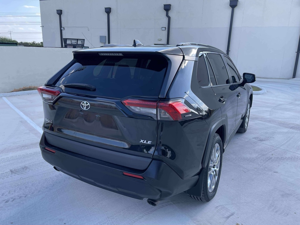Toyota RAV4 XLE Premium 2020