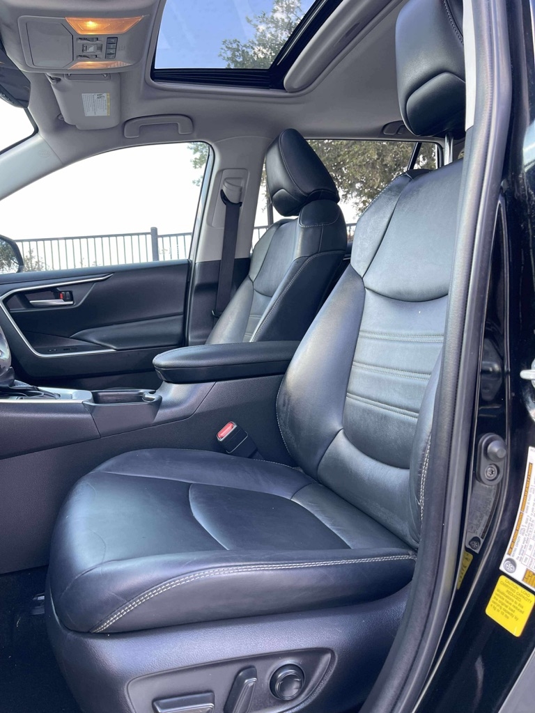 Toyota RAV4 XLE Premium 2020