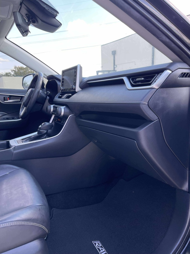 Toyota RAV4 XLE Premium 2020