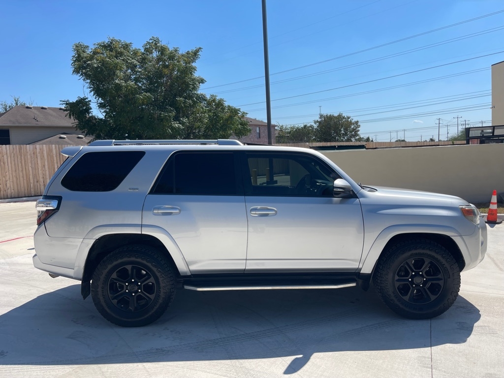 Toyota 4Runner SR5 2WD 2016