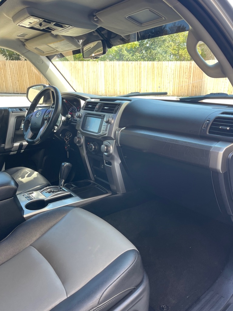 Toyota 4Runner SR5 2WD 2016