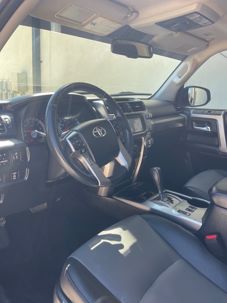 Toyota 4Runner SR5 2WD 2016