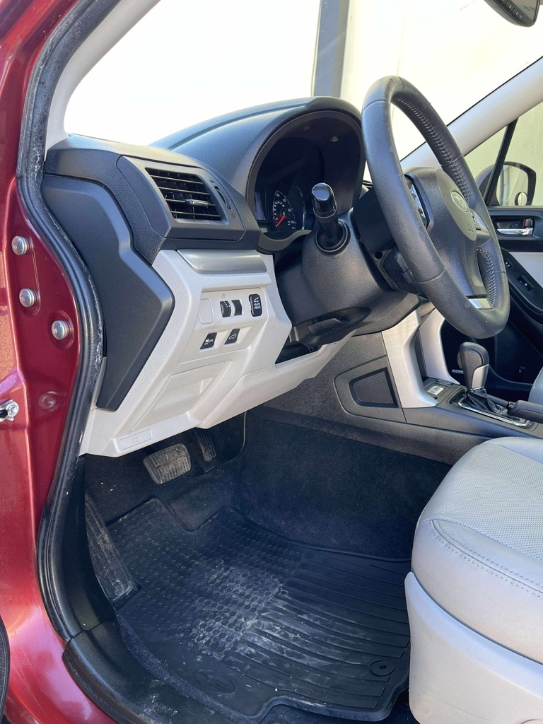 Subaru Forester 2.5i Touring 2015