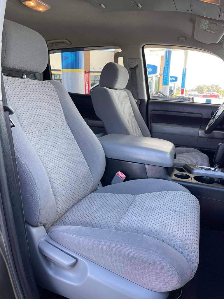 Toyota Tundra Tundra-Grade CrewMax 5.7L 2WD 2012