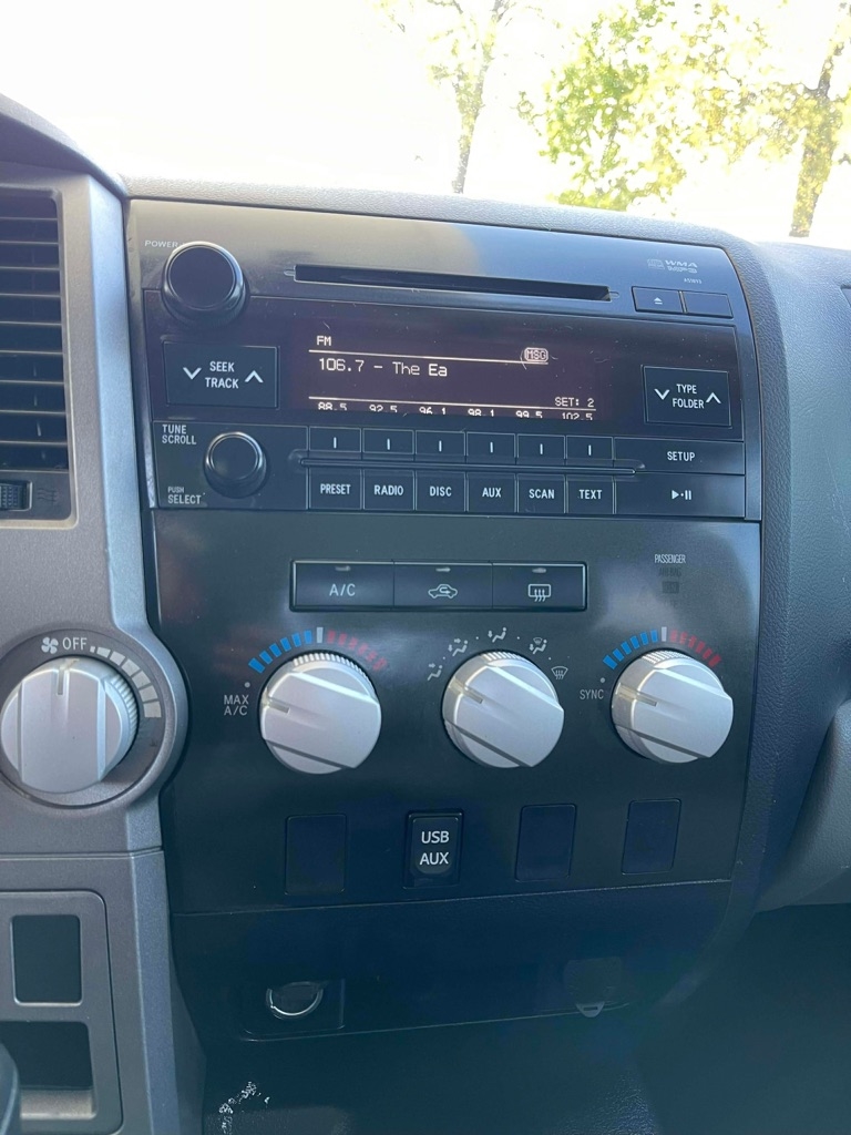 Toyota Tundra Tundra-Grade CrewMax 5.7L 2WD 2012