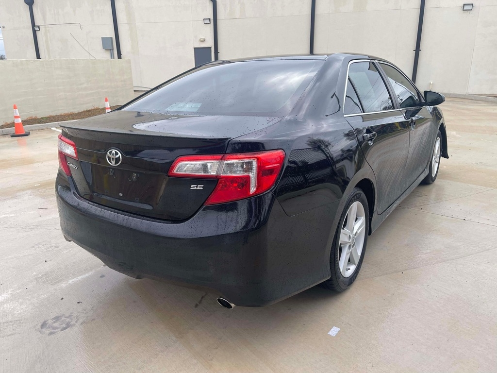Toyota Camry SE 2012