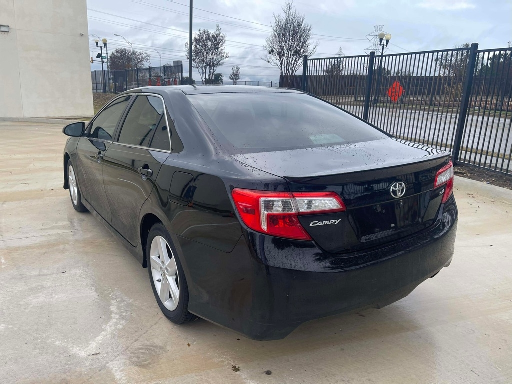 Toyota Camry SE 2012