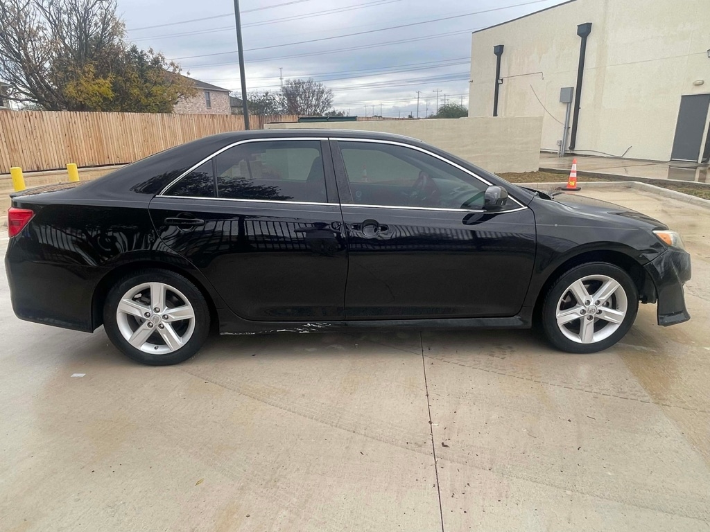 Toyota Camry SE 2012