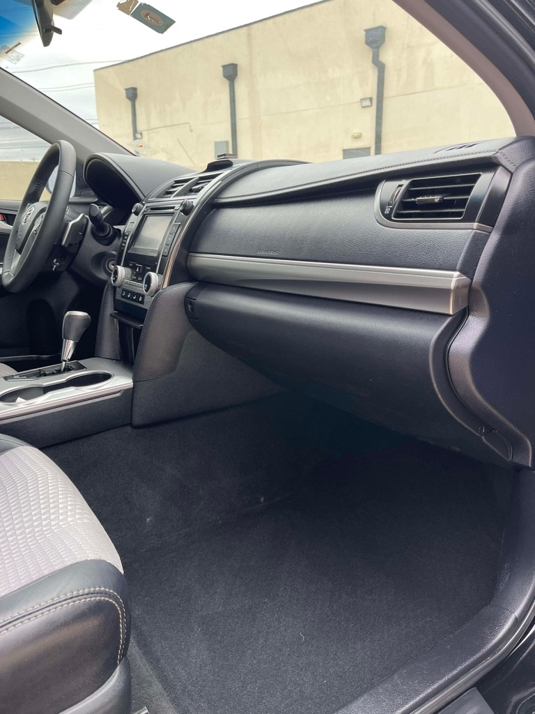 Toyota Camry SE 2012