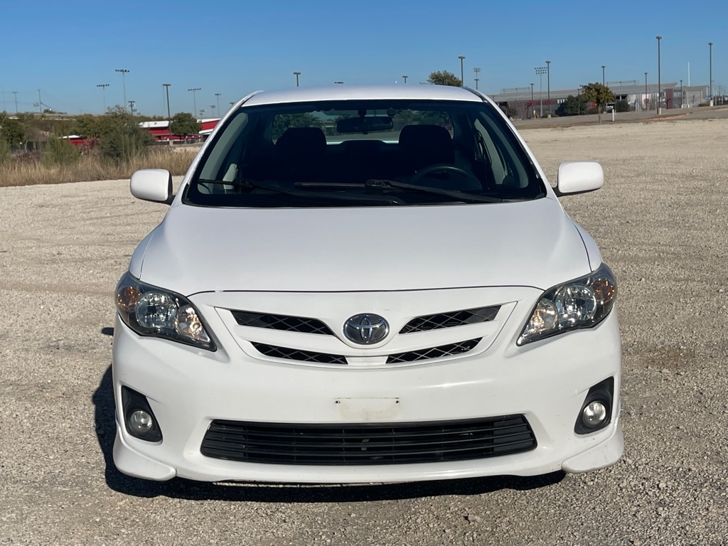 Toyota Corolla S 5-Speed MT 2013