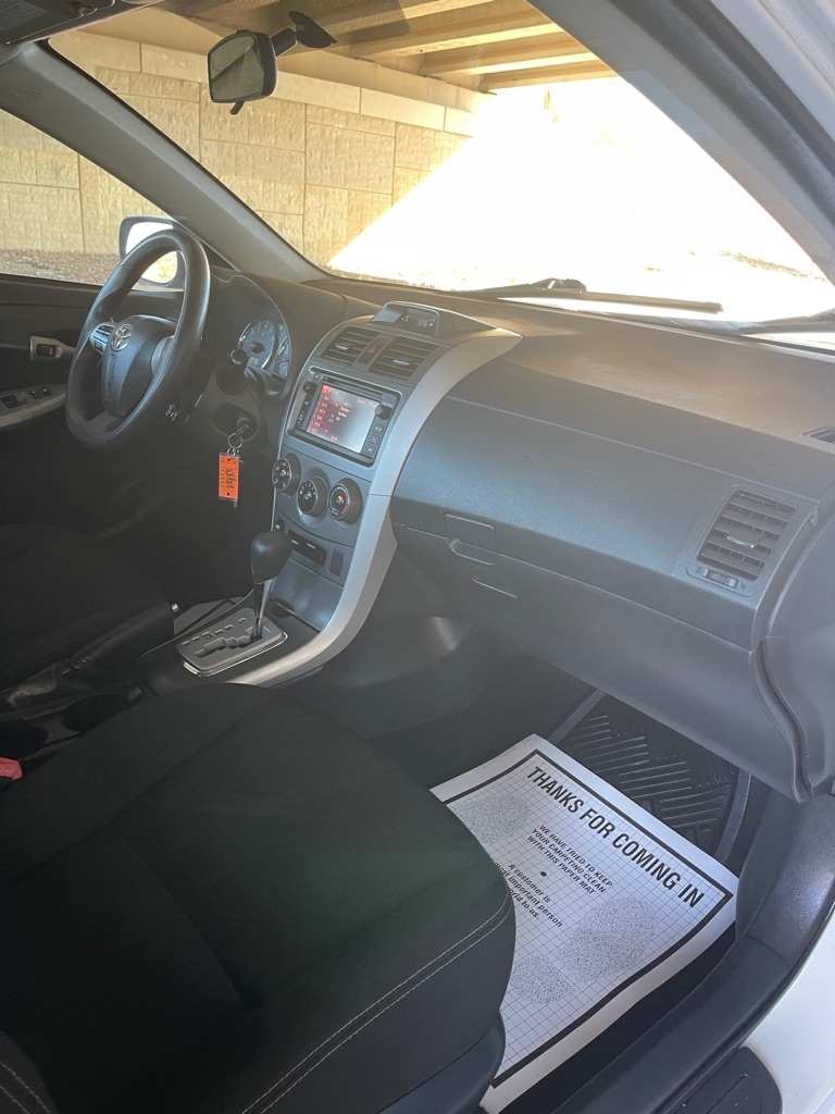 Toyota Corolla S 5-Speed MT 2013