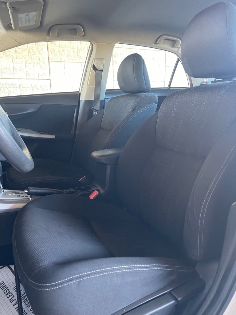 Toyota Corolla S 5-Speed MT 2013