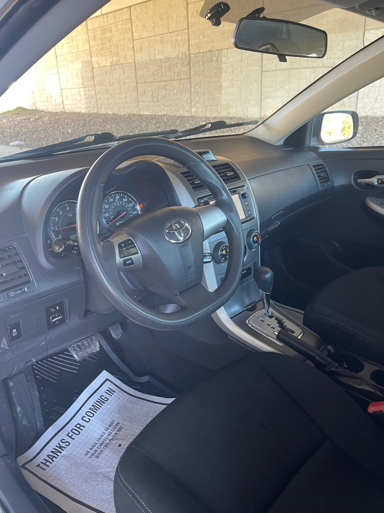 Toyota Corolla S 5-Speed MT 2013