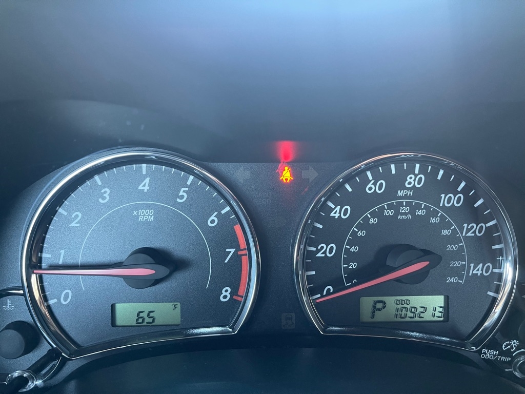 Toyota Corolla S 5-Speed MT 2013